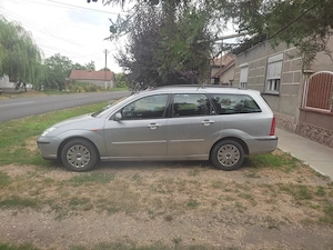 Ford Focus Ghia 1.8 Zetec Benzină