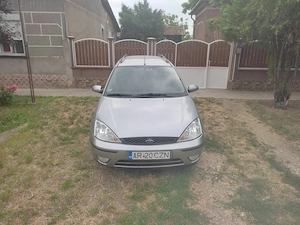 Ford Focus Ghia 1.8 Zetec Benzină - imagine 6