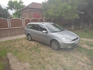 Ford Focus Ghia 1.8 Zetec Benzină - imagine 1