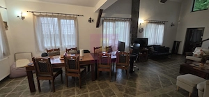 Vila in Sinaia cu parau in curte si view superb - imagine 2