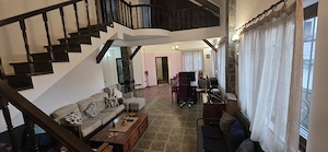 Vila in Sinaia cu parau in curte si view superb - imagine 4