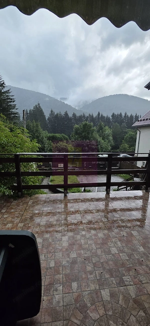 Vila in Sinaia cu parau in curte si view superb - imagine 16