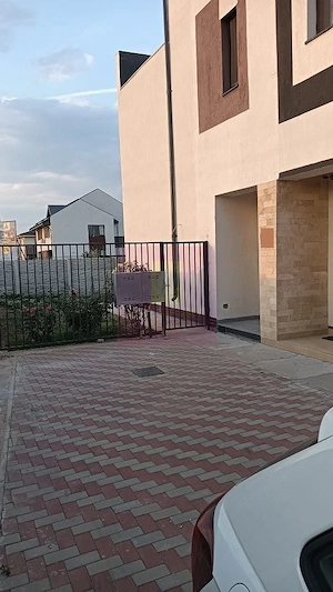 Vila tip  duplex Otopeni- 23 August. - imagine 3