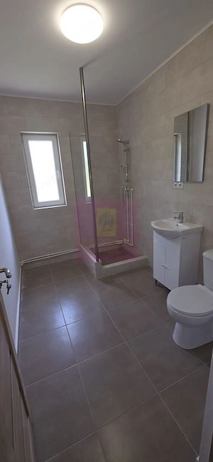 Casa de vanzare cu 4 camere in Brebu - imagine 16