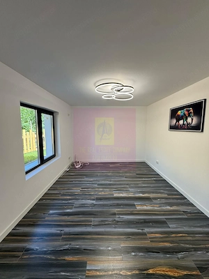 Casa de vanzare cu 2 apartamente in Azuga - imagine 8
