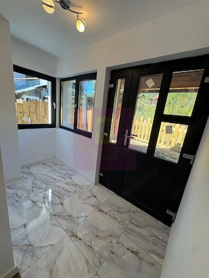 Casa de vanzare cu 2 apartamente in Azuga - imagine 6