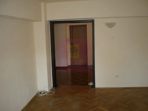 Apartament 3 camere pe bd Decebal - imagine 10