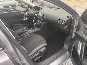 Peugeot 308 SW 1.6 BlueHDi STYLE Automată 2015 10 - imagine 7