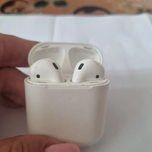 Vand Apple AirPods