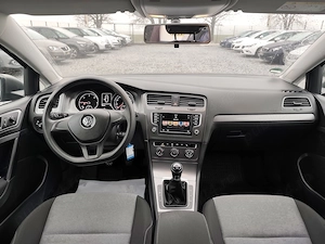 Volkswagen Golf VII 1.6 TDI | Ediție Comfort & Tech 2017 12 - imagine 5