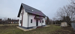Vila de vanzare cu 4 camere in Brebu