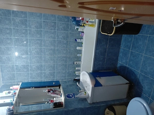 Vand apartament 2 camere semidecomandat  zona narcisa  - imagine 4