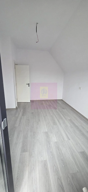 Vila de vanzare cu 4 camere in Brebu - imagine 9