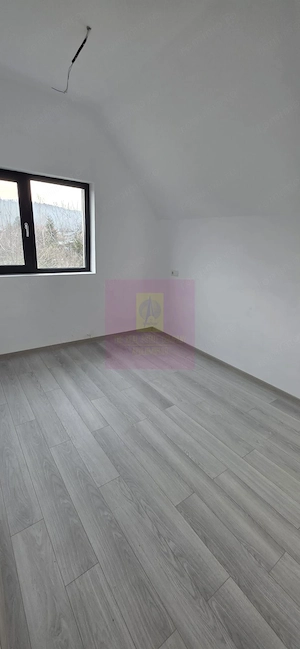 Vila de vanzare cu 4 camere in Brebu - imagine 16