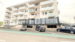 Spatiu comercial de inchiriat, Vitrina, 93mp,  Apahida