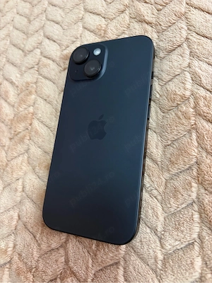 Iphone 15 impecabil cu folie si husa din prima zi