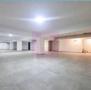 Vanzare spatiu comercial in zona Calea Vitan stradal, bloc nou 2022 - imagine 2