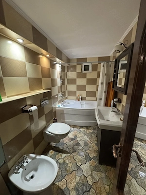 Vand apartament cu 3 camere decomandat - imagine 3