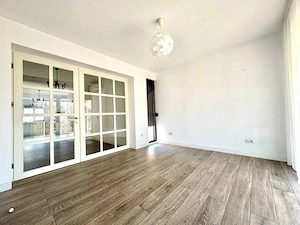 Apartament la casa, parțial mobilat, 119 mp, teren 80 mp, parcare, zona Iris  - imagine 5
