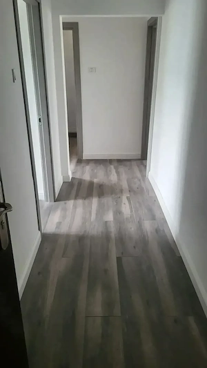 Vand apartament 2 camere decomandat - imagine 2
