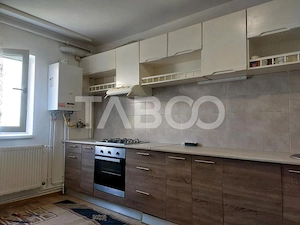 Apartament spatios 2 camere decomandate pivnita zona Dioda Sibiu - imagine 7