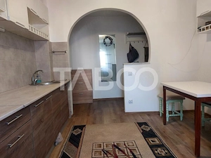 Apartament spatios 2 camere decomandate pivnita zona Dioda Sibiu - imagine 8
