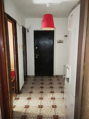  Vanzare apartament  3 camere+boxa in  Drumului Taberei    Valea Argesului. - imagine 5