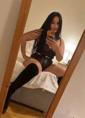 Plina de viață, discreta și foarte Sexy  