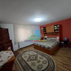 Casa în inima Focșaniului - liniște, confort și tot orașul la câțiva pași - imagine 9