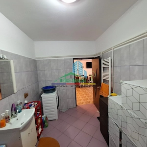 Casa în inima Focșaniului - liniște, confort și tot orașul la câțiva pași - imagine 6