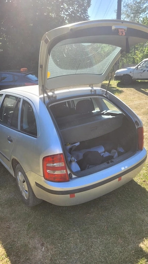 Skoda Fabia 1.4 16V 75 CP   2003 - imagine 5