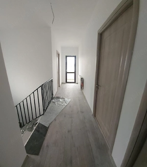 Individuală cu incalzire in pardoseală, mutare rapida, P+1E+Pod, 5 camere, 400 sau 500 mp teren - imagine 10