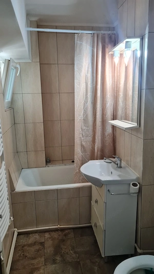  Garsoniera mobilata si utilata-bloc cu lift  - imagine 9