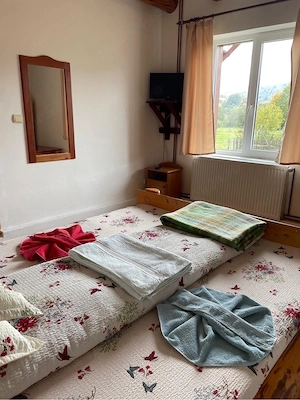 Cazare la munte | Moieciu | 5 camere, băi proprii, grătar, parcare - imagine 4