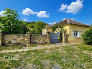 Casa cu teren de 1224 mp, localitatea Baratca