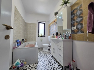 Apartament in casa insiruita, Dumbravita, 2 Dormitoare, Loc de parcare, Curte - imagine 7