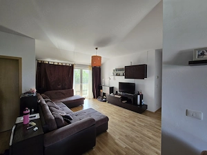 Apartament 2 Dormitoare, 2 Bai, Dumbravita, Curte interioara cu loc de joaca