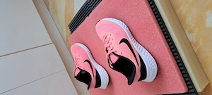 Adidasi unisex Nike 38