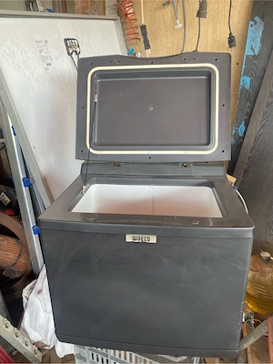 vand frigider la 220w 