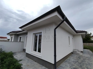 Duplex pe plan - canalizare - 4 camere