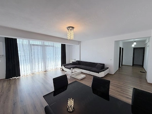 Apartament de vânzare - 3 camere  - imagine 2
