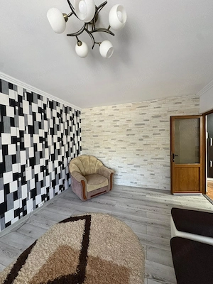 Vând apartament cu trei camere decomandat  - imagine 4