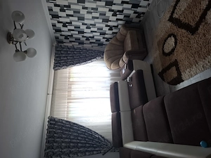 Vând apartament cu trei camere decomandat  - imagine 2