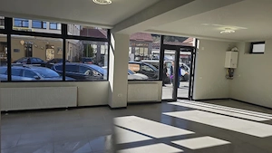 Inchiriez spatiu comercial 70mp utili,Centrul Civic, Brasov, 1.500euro - imagine 2