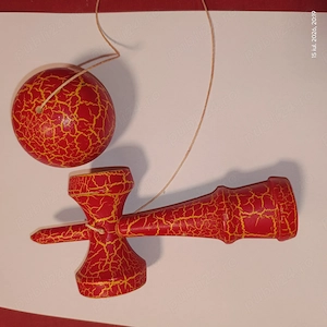 Vand Kendama rosie, din lemn