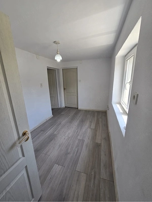 vand casa in Petrila  - imagine 10