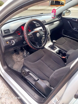 Volkswagen Passat B6 1.9TDI 105CP BKC  - imagine 8