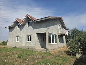 Vand casa cu mansarda in Comuna Suditi-Ialomita