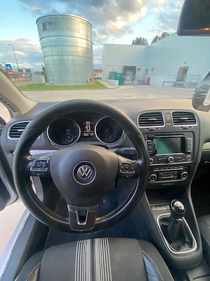 Volkswagen Golf 2.0 TDI DPF MATCH - imagine 9