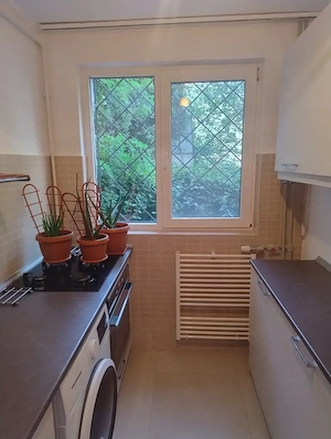 Garsoniera 30 mp  finisaje lux  mobilata  77.000 EUR (direct proprietar)  bloc consolidat 2003 - imagine 5